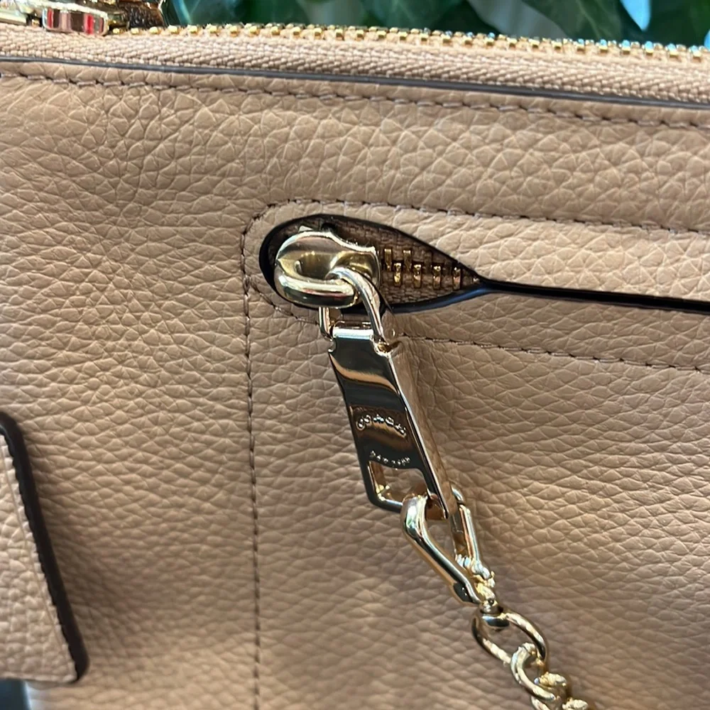 Coach XL wristlet pouch. NWTS golden beige Authentic - Picture 4 of 14